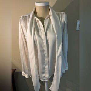 Tess Paris Milano Women's bow neck blouse. Size 10